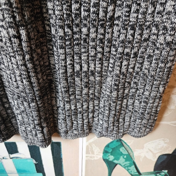 Dynamite Monochrome Longline Knit Maxi Dress - Picture 7 of 10